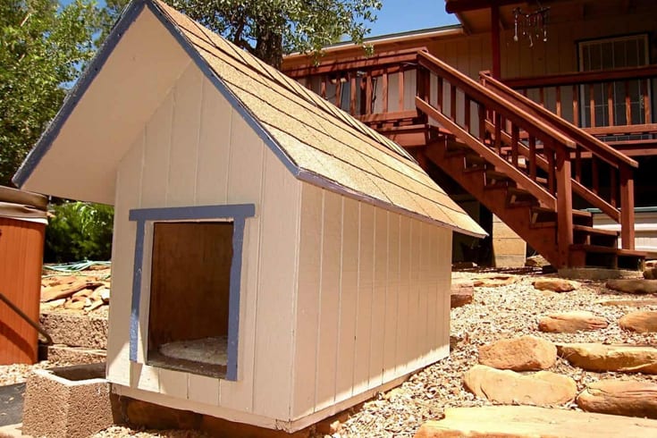 Pallet Doghouse