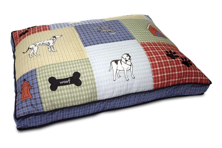 Petmate Quilted Applique Cedar Dog Bed